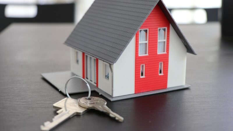 Jak chronić dzieci przed niebezpieczeństwami w domu?